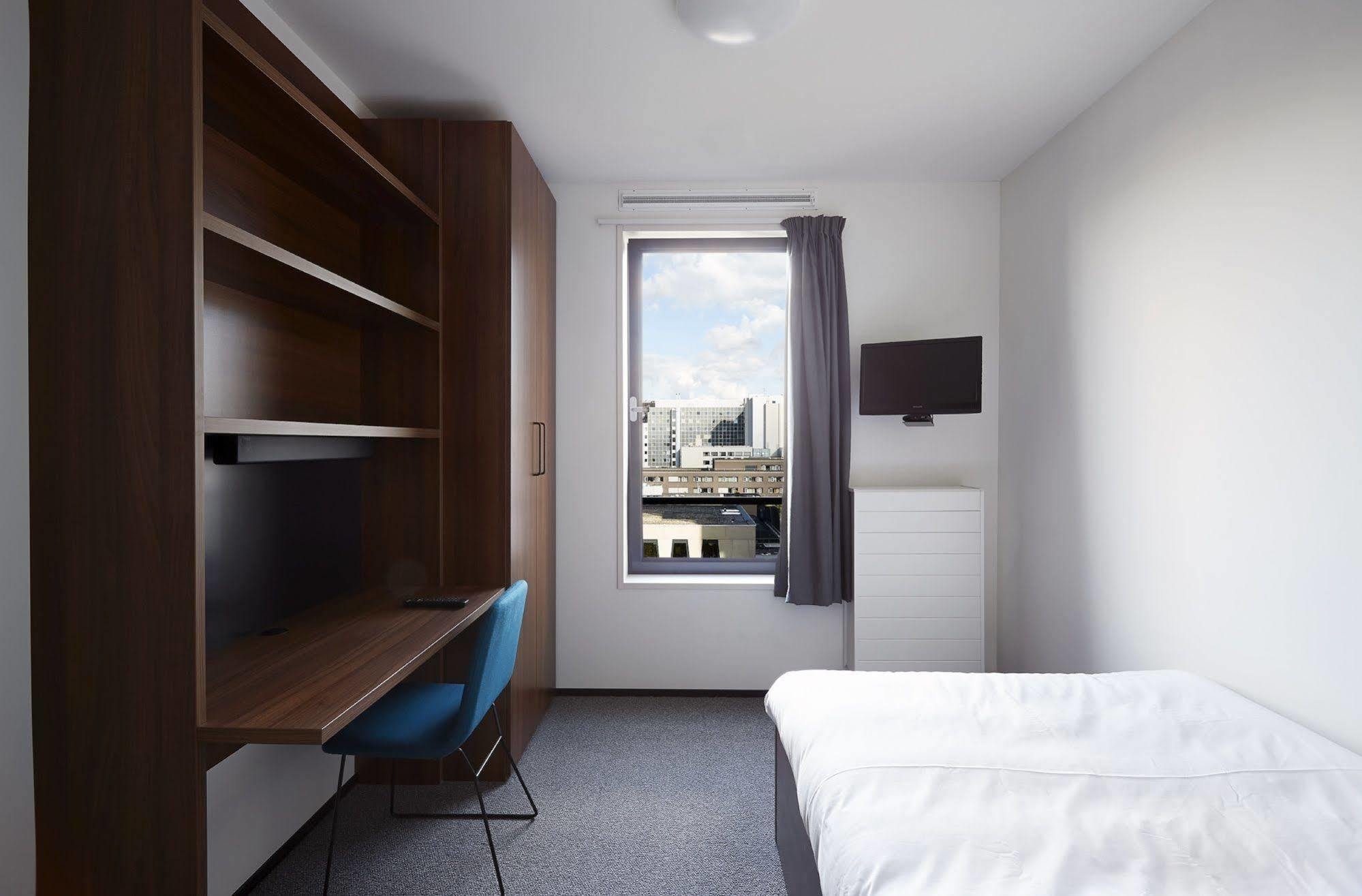Hotel The Social Hub Rotterdam Esterno foto