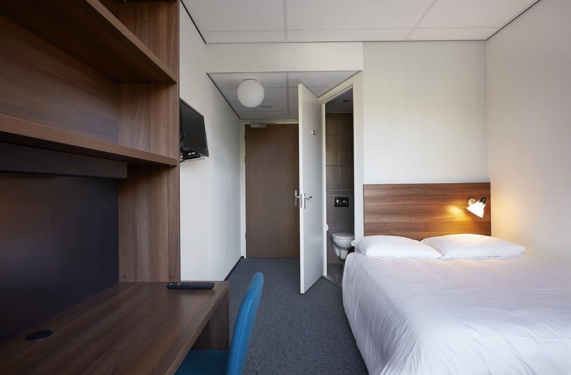 Hotel The Social Hub Rotterdam Esterno foto