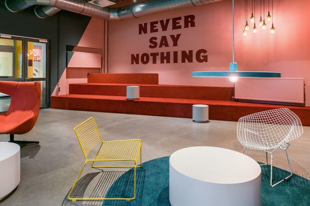 Hotel The Social Hub Rotterdam Esterno foto